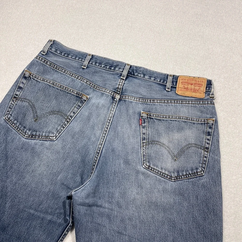 Levi 550 Jeans Men's W40 L30 Relaxed Straight Blue Comfort Work Distressed Hems